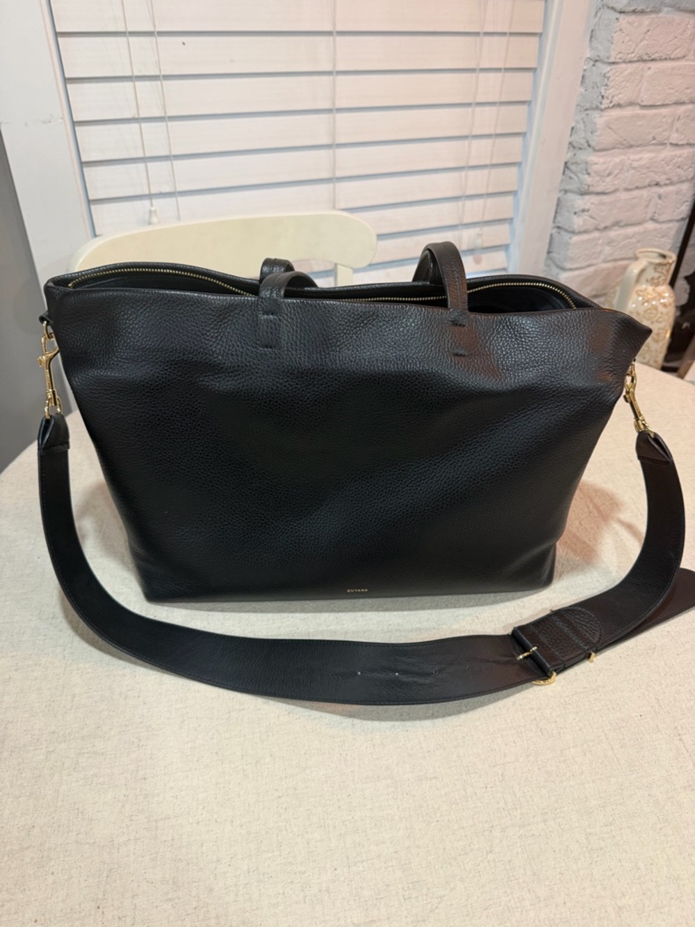 Cuyana Classic Easy Zipper Tote, Classic Easy Tote Insert, adjustable wide strap - Picture 12 of 13